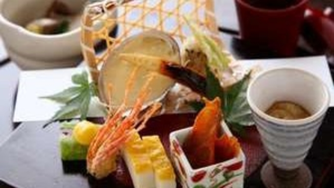 【ご夕食「八分」（8，000円コース）】身体にちょうどよい八分目で、少しだけ量が少ないコース